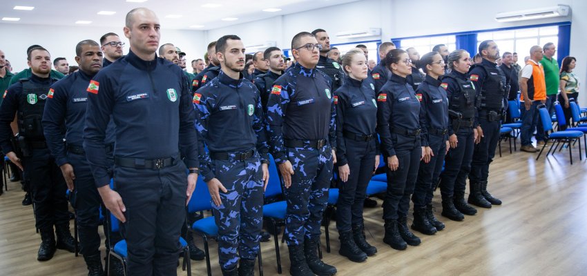 Realizada posse de 30 Guardas Municipais, 30 vigias e Conselho de Segurança de Chapecó