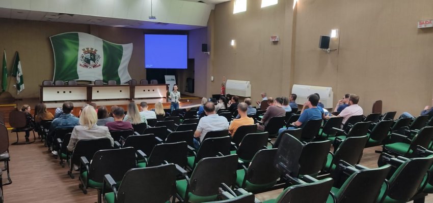 Dentistas da rede municipal recebem treinamento