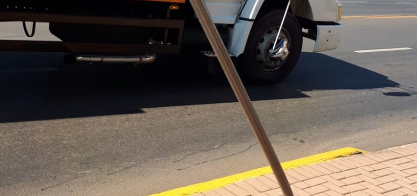 Vandalismo em placas de sinalização gera prejuízo de R$ 15 mil por mês