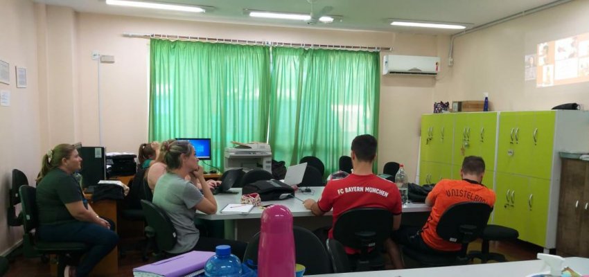 Professores de Educa&ccedil;&atilde;o F&iacute;sica da Rede Municipal realizam troca de experi&ecirc;ncias