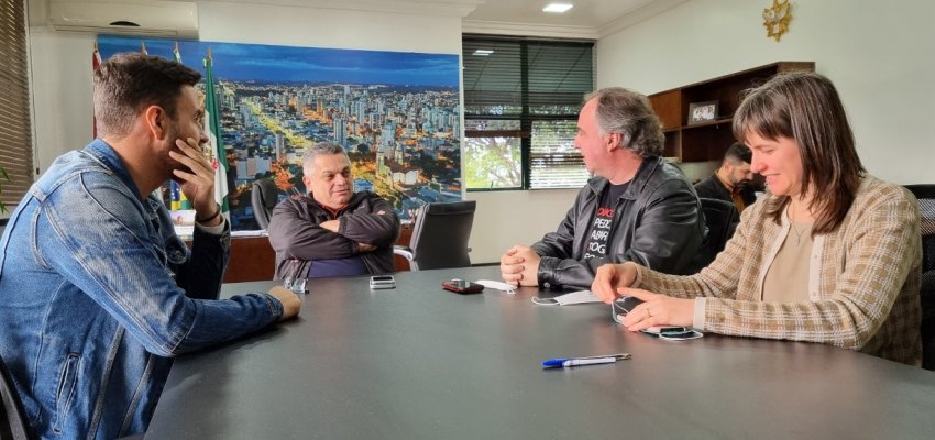 Deputados estaduais visitam prefeito de Chapecó