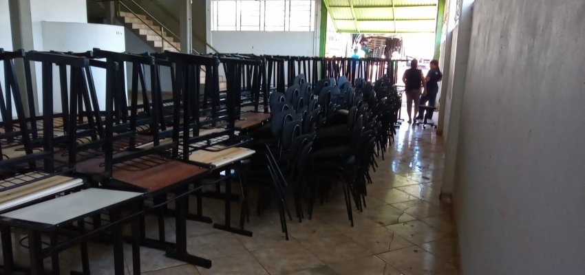 Assistência Social recebe doação de conjunto de 200 mesas e cadeiras