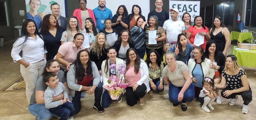 Oportuniza Chapec&oacute; realizou formatura de mais 54 pessoas