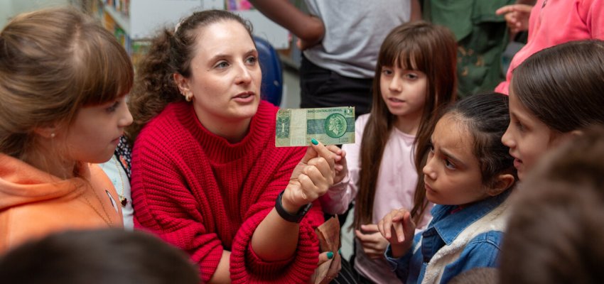 Turma de terceiro ano da EBM Jardim do Lago aprende sobre Educa&ccedil;&atilde;o Financeira