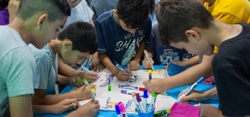 Mostra Pedag&oacute;gica `Coopera&ccedil;&atilde;o na Ponta do L&aacute;pis` &eacute; realizada no Centro de Eventos