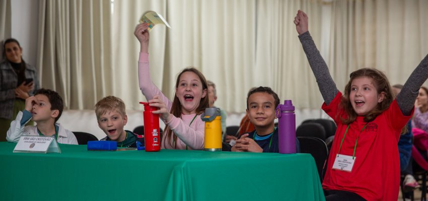 Conhe&ccedil;a os semifinalistas do English Game Show Kids