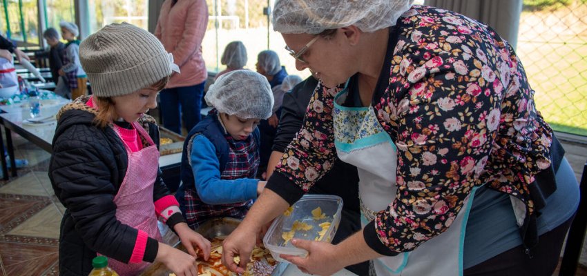 Receitas que contam hist&oacute;rias: Estudantes conhecem cultura italiana por meio da pizza