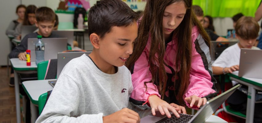 EBM Al&iacute;pio Jos&eacute; da Rosa elabora mural da Solidariedade online