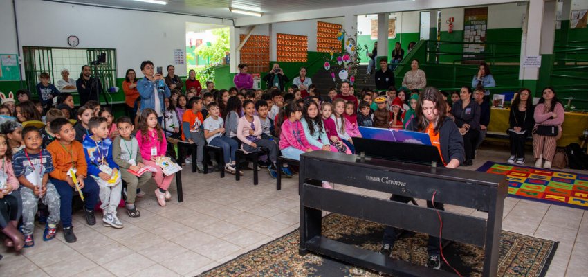 EBM Florestan Fernandes realiza 3º Café Literário