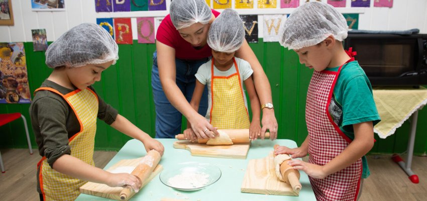 Crian&ccedil;as da EPC Cyro Sosnosky aprendem sobre a fermenta&ccedil;&atilde;o natural dos p&atilde;es