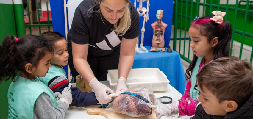 Turmas de pr&eacute;-escola do Cyrinho aprendem sobre autocuidado nas aulas de Educa&ccedil;&atilde;o F&iacute;sica