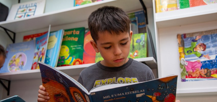 Escolas Municipais contam com Cantinho da Leitura para auxiliar na Alfabetiza&ccedil;&atilde;o