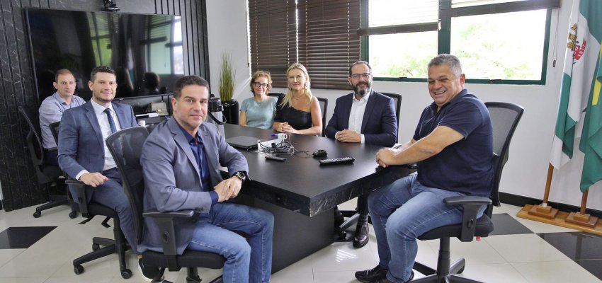 Prefeito recebe chefe do Minist&eacute;rio P&uacute;blico de SC