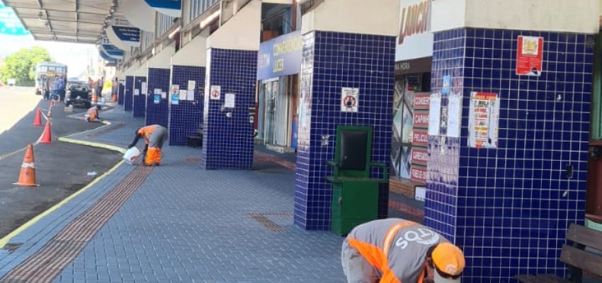 Prefeitura realiza nova pintura no Terminal de Transporte Coletivo