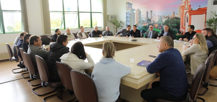 Prefeitura e Centro Empresarial realizam reuni&atilde;o sobre novo Pavilh&atilde;o da Efapi