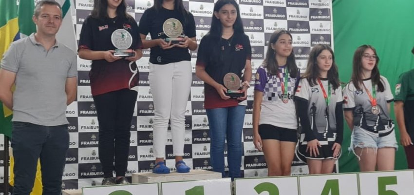 Enxadrista do Programa Atleta do Futuro &eacute; bicampe&atilde; catarinense invicta