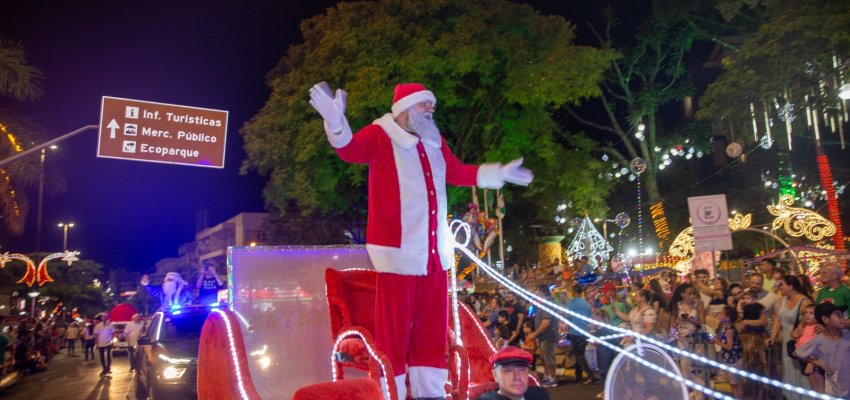 Desfile de Natal contará com 58 veículos e quase 700 pessoas desfilando na Getúlio