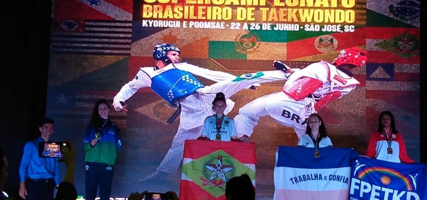 Chapec&oacute; conquista medalhas no Supercampeonato de Taekwondo