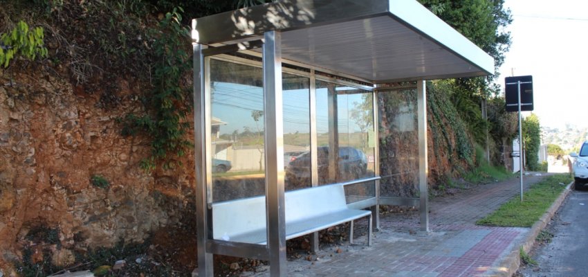 Mãos à Obra: Chapecó instala 209 novos abrigos de passageiros