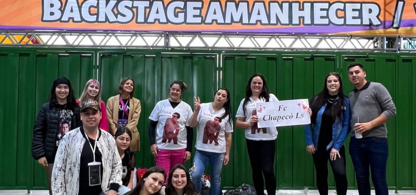 Fãs de Luan Santana aguardam ansiosos pela grande apresentação