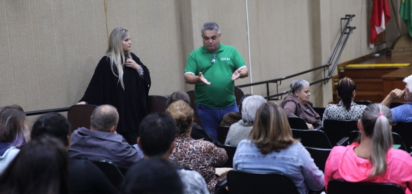 Administra&ccedil;&atilde;o municipal recebe fam&iacute;lias do Loteamento Eldorado