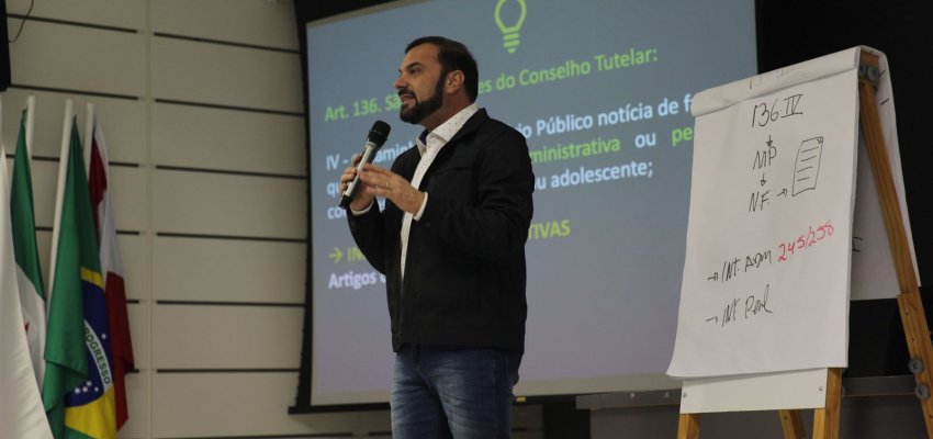 Conselho Tutelar e Prefeitura promovem capacita&ccedil;&atilde;o