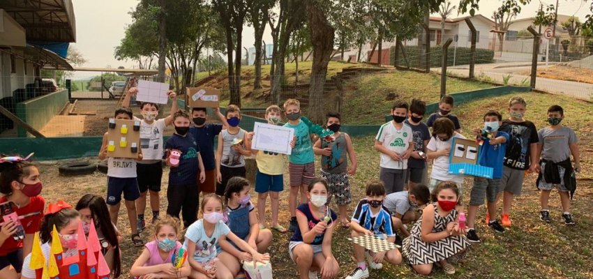 Escola Municipal constrói brinquedos com materiais reciclados e envolve as famílias