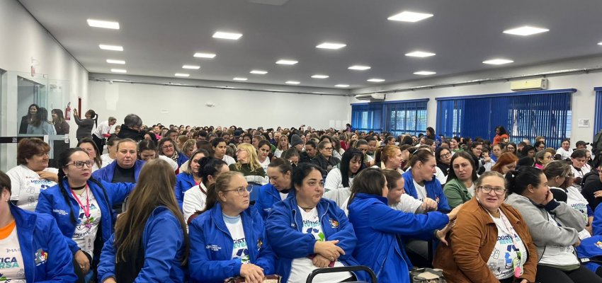 Agentes de Sa&uacute;de e de Combate &agrave;s Endemias participam de Capacita&ccedil;&atilde;o sobre Res&iacute;duos S&oacute;lidos e Sa&uacute;de 