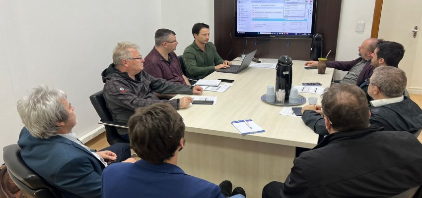 Comiss&atilde;o de Acompanhamento do rompimento do contrato com a Casan re&uacute;ne-se na Prefeitura