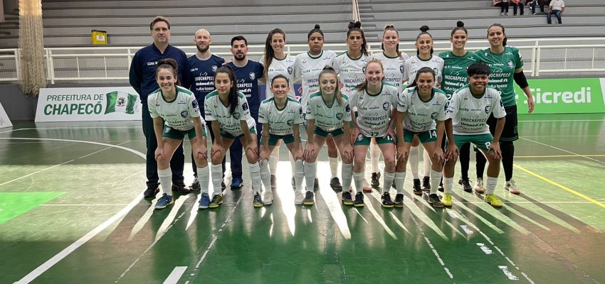 Futsal Feminino de Chapecó viajou para compromissos no PR e SP