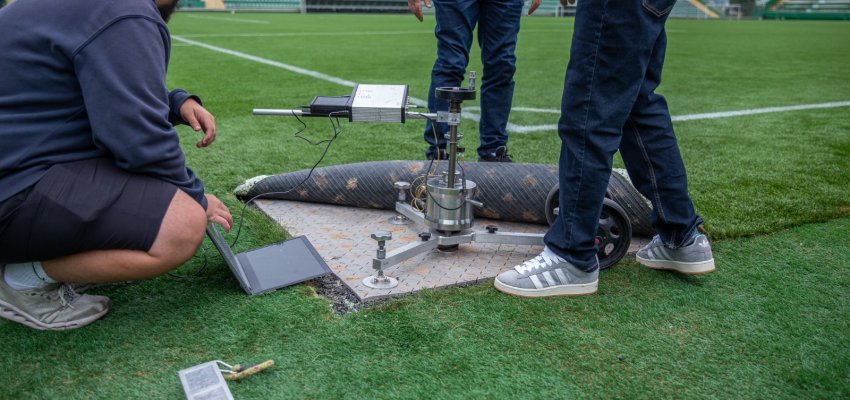 Gramado da Arena Cond&aacute; passa por teste FIFA para receber jogos internacionais