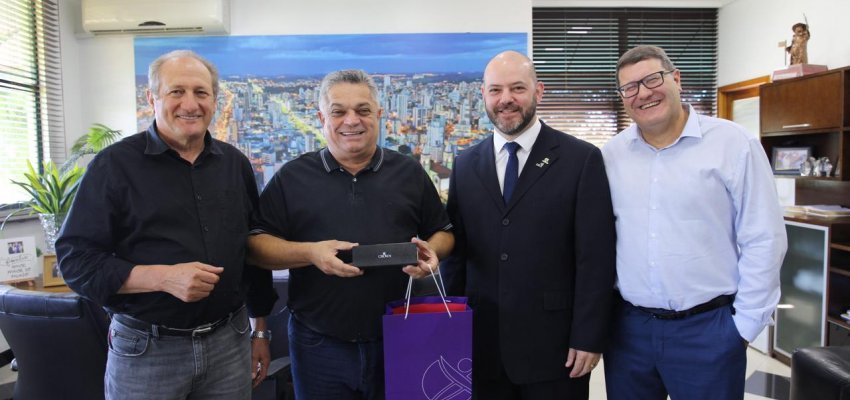 Prefeito recebe reitor e vice-reitores da Unoesc