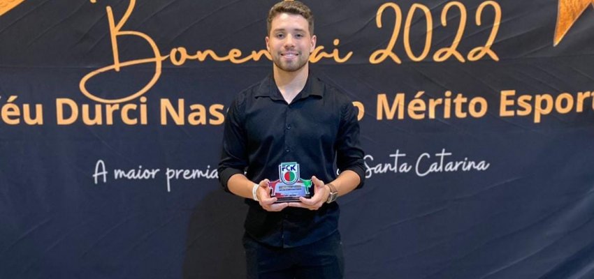 Chapecoense &eacute; escolhido o atleta do ano no Karat&ecirc;