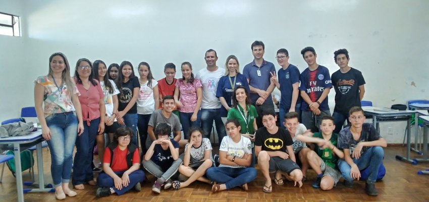 Mundo do trabalho &eacute; tema de a&ccedil;&atilde;o educativa em duas escolas muncipais