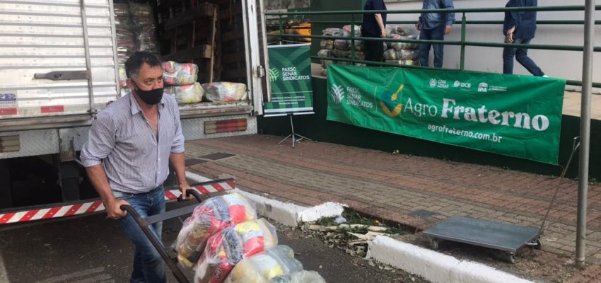 Chapec&oacute; recebe cestas b&aacute;sicas do Programa Agro Fraterno