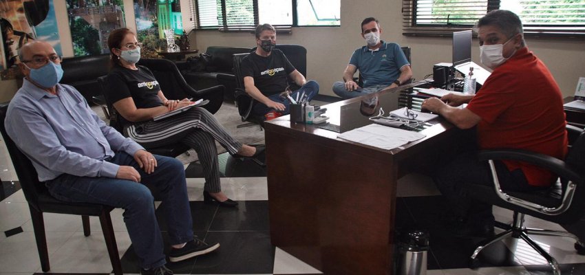 Direção da APAE trata de renovação de convênios com a Administração Municipal