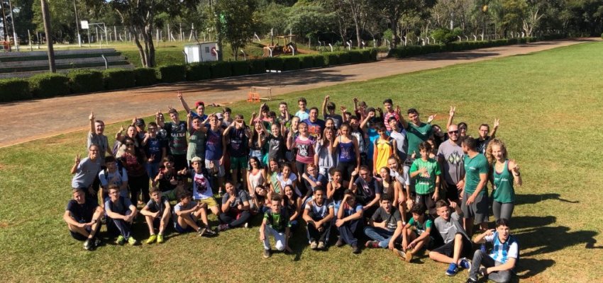 Projeto leva alunos para praticar atletismo no Verd&atilde;o 