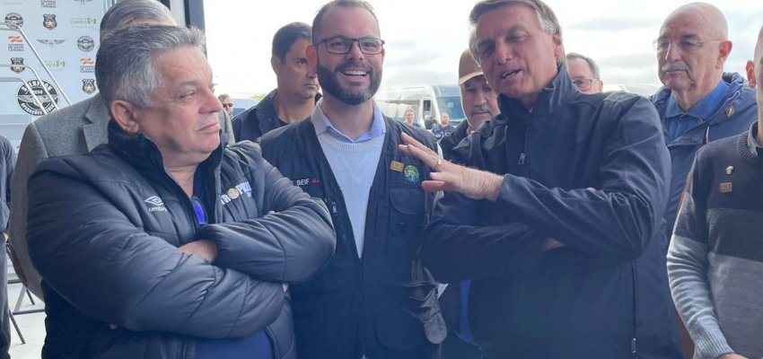 Prefeito recebe o Presidente em passagem por Chapec&oacute;