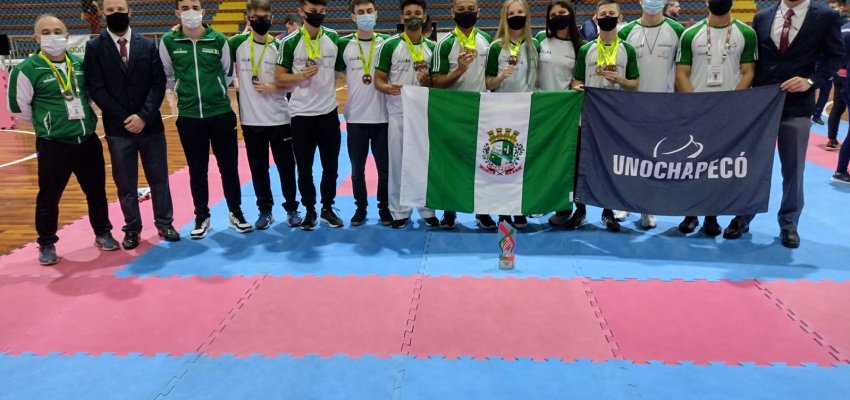 Caratê de Chapecó fica em terceiro nos Joguinhos