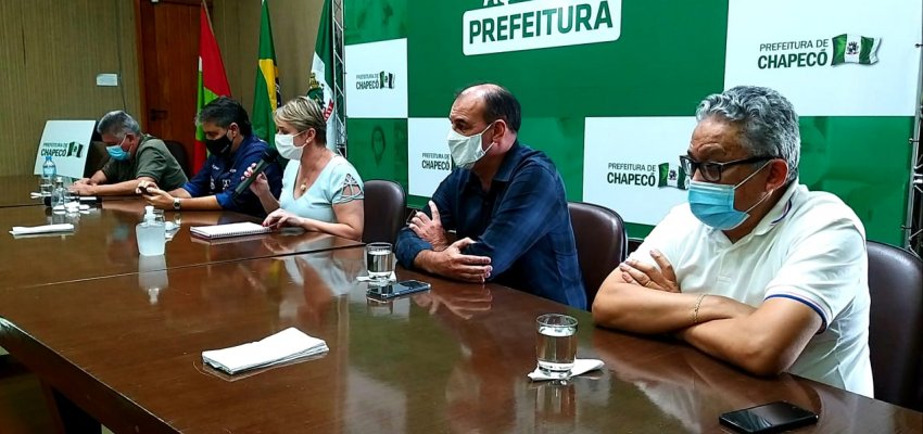 Administração participa de reunião com a Bancada do Oeste