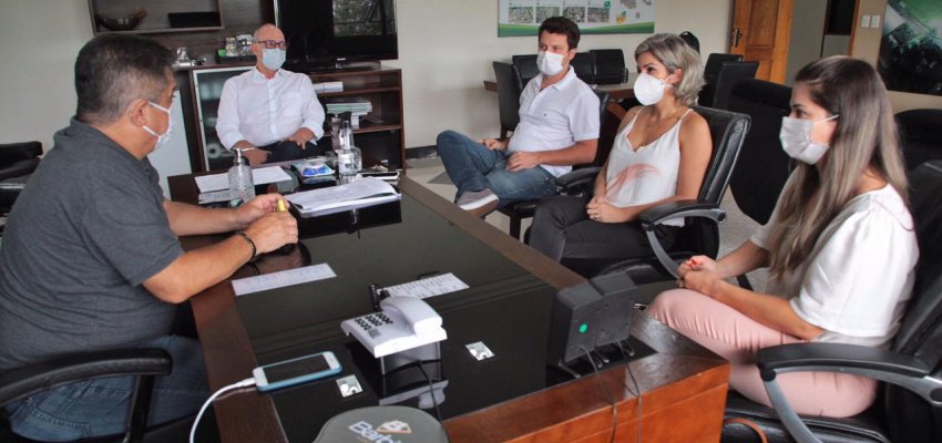 Administração recebe representantes do setor de turismo e eventos