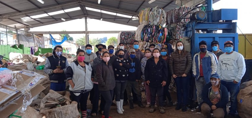 Administra&ccedil;&atilde;o discute melhorias para Associa&ccedil;&atilde;o de Catadores