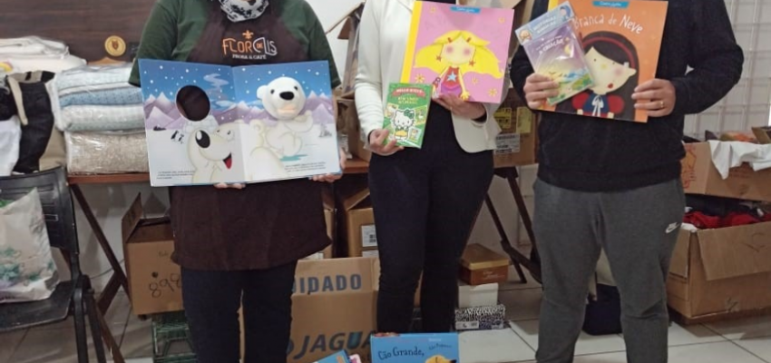 Biblioteca Municipal recebe doação de livros