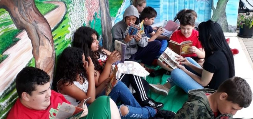 Leitura &eacute; incentivada com espa&ccedil;o especial em escola de Chapec&oacute;