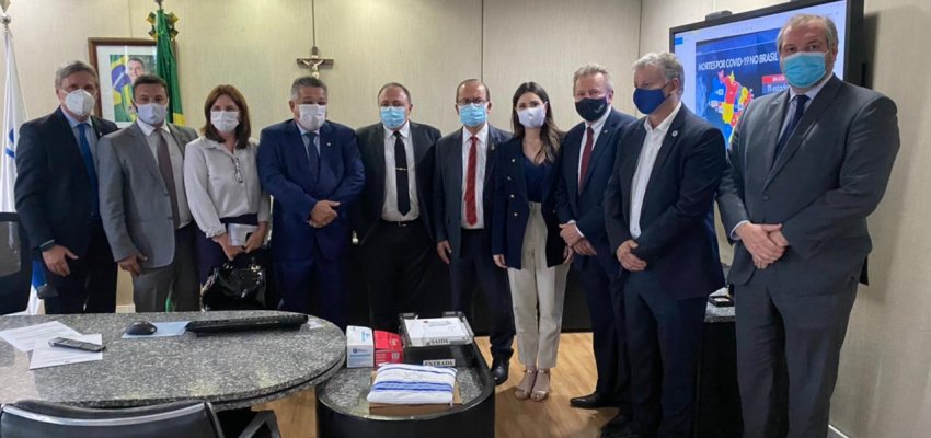 Prefeito pede vacina e ampliação de leitos ao ministro da Saúde