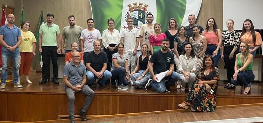 Munic&iacute;pios debatem fluxo de atendimento odontol&oacute;gico de Chapec&oacute;