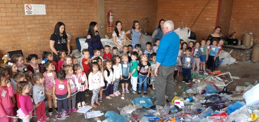 CEIM Eldorado ensina aos pequenos os cuidados com o lixo