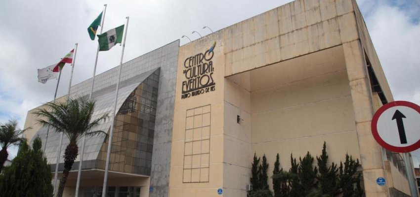 Administração lança edital para reforma do Centro de Eventos