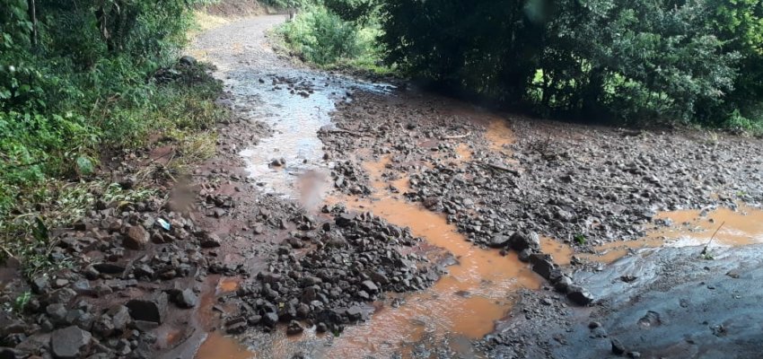 Chuva prejudica estradas do interior e compromete servi&ccedil;os de melhorias