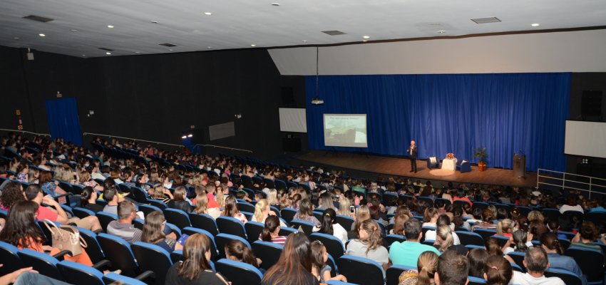 In&iacute;cio do ano na Rede Municipal de Ensino: Capacita&ccedil;&atilde;o dos profissionais ser&aacute; a primeira etapa 